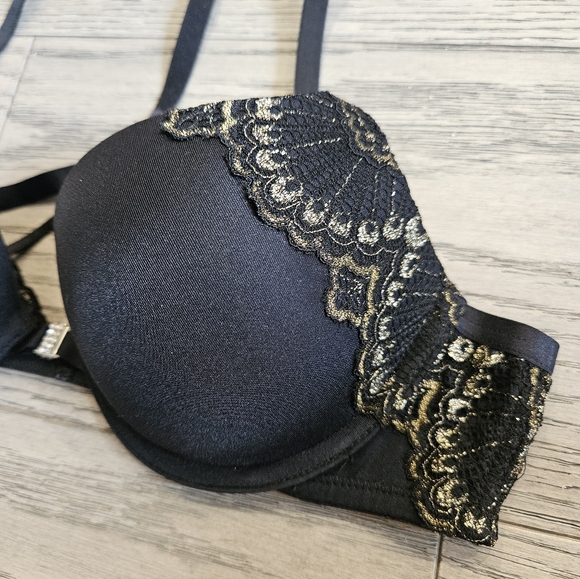 Lasenza Beyond Sexy black Lace halter bra - Picture 2 of 6